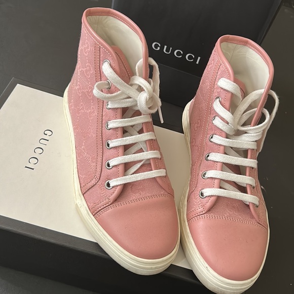 Gucci Women Shoes - Picture 2 of 3